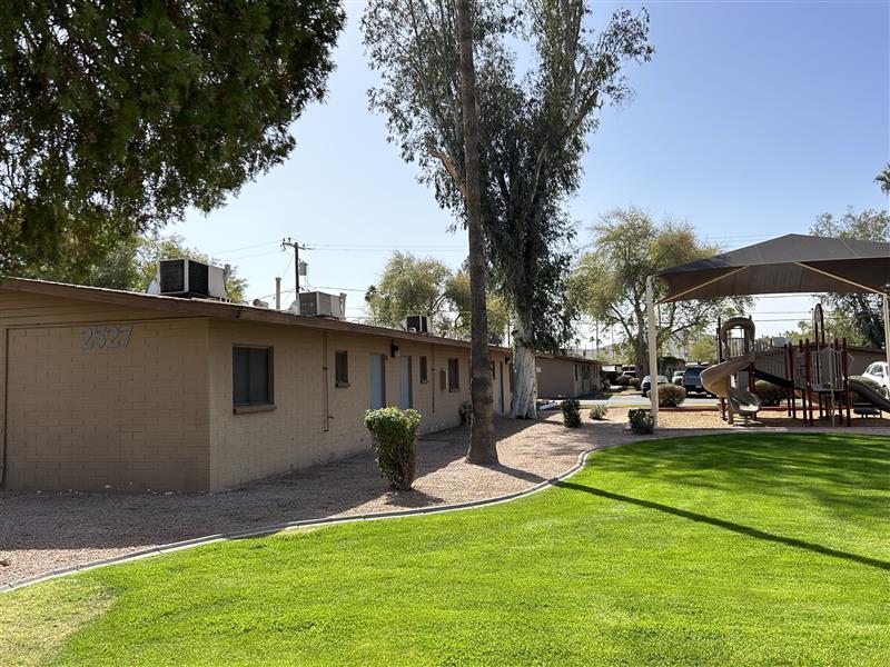 Paradise Village Apartments photo 4